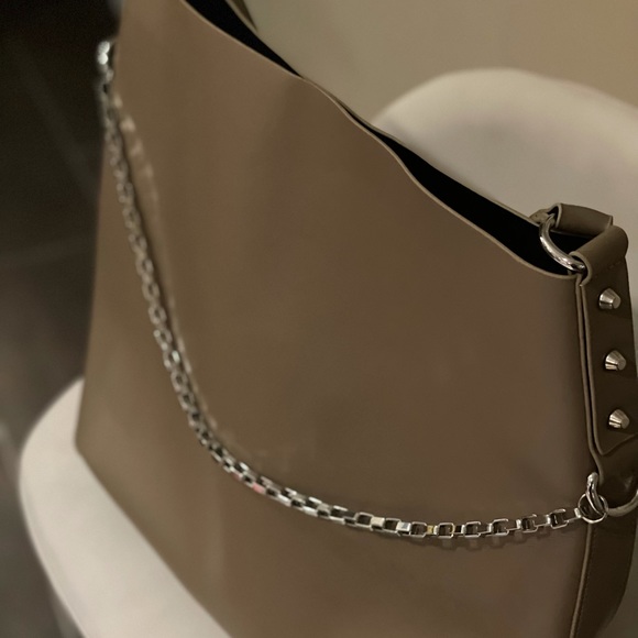 La Chateau Tote Bag - Picture 2 of 2